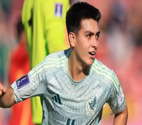 每体：巴萨关注在U20世界杯上表现出色的17岁墨西哥中场莫拉