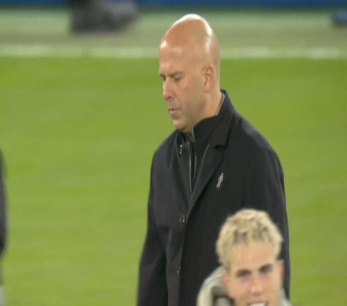 低谷，斯洛特执教生涯首次遭遇各项赛事三连败