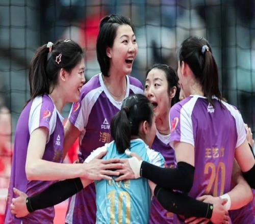 2米王牌缺席，女排三巨头冲连冠：对决龚翔宇，美女二传成关键？