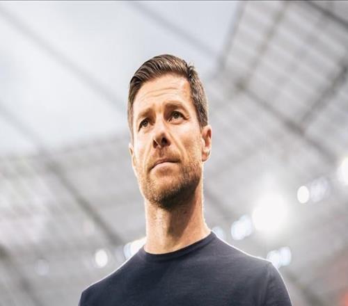 皇马不会前往安菲尔德踩场，阿隆索：这样不会被200台摄像机包围