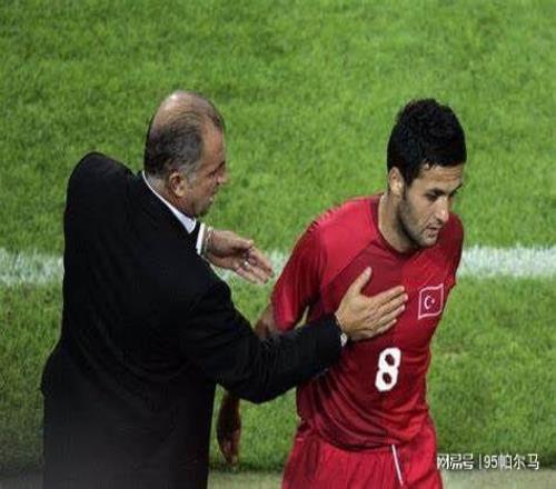 土耳其矮脚虎，24岁世界杯发光，31岁圆梦英超踢半场球，33岁退役