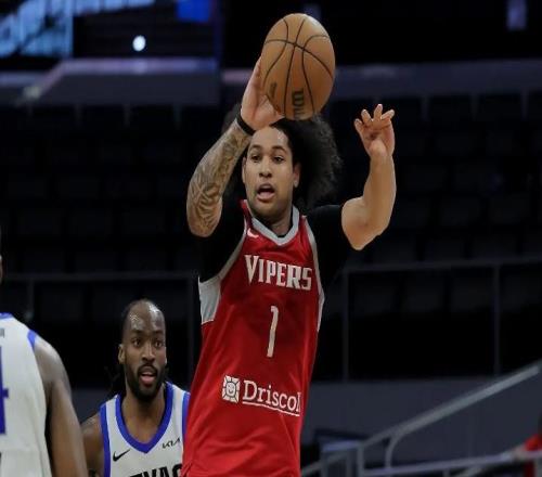 开季前两场狂砍71分，火箭老熟人要变身发展联盟顶级得分手了