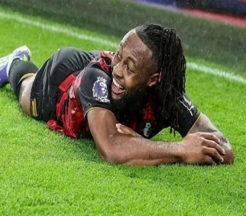 塞梅尼奥双响，樱桃暂升英超第二