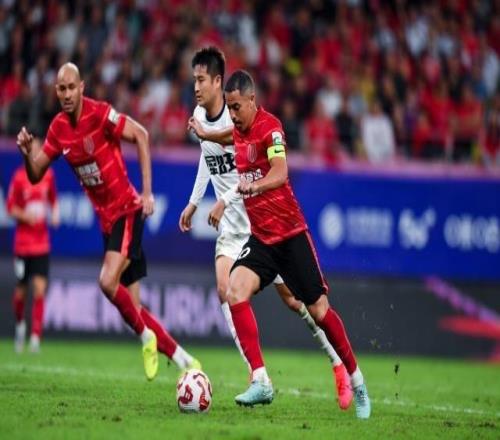 没掉队！成都申花继续紧追换帅无用国安再输球