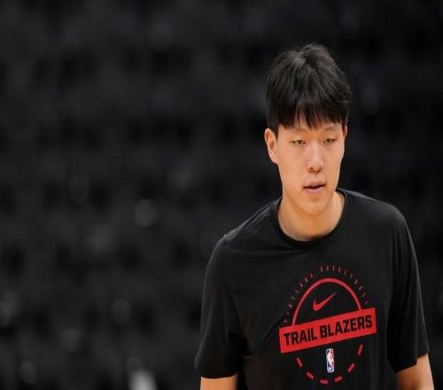梦游！杨瀚森NBA生涯首次0+0+0+0+0替补154秒0投篮太尴尬