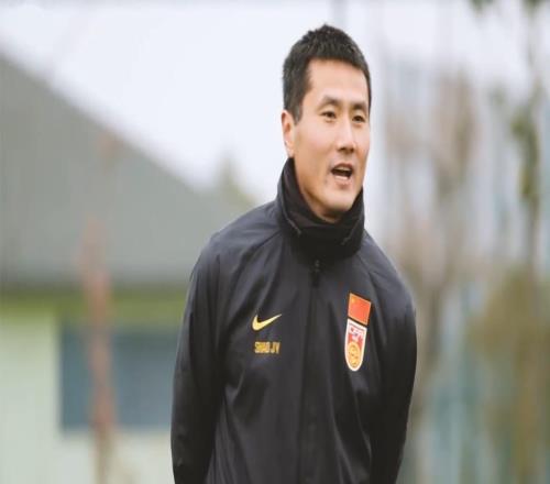 重磅！邵佳一被曝将成为国足新任主帅，执教中超仅一年半引担忧