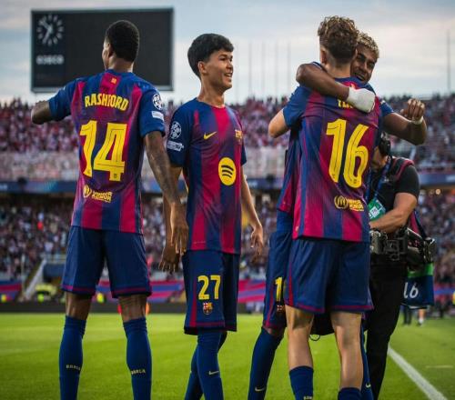 61，欧冠大胜！巴萨踢疯了！帽子戏法创造纪录，18岁天才历史第1