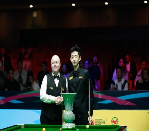 2025斯诺克国锦赛决赛第一阶段：吴宜泽暂5-4领先希金斯