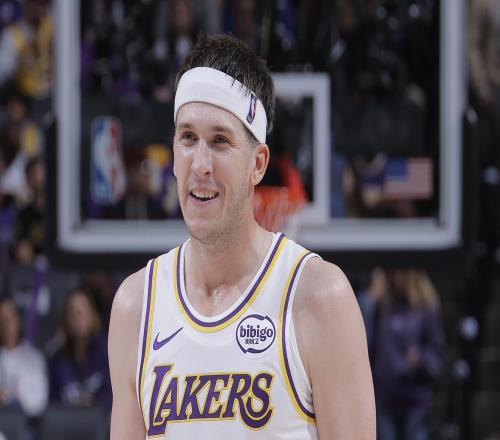 里夫斯背靠背合砍92分，创NBA落选秀连续两天总得分纪录