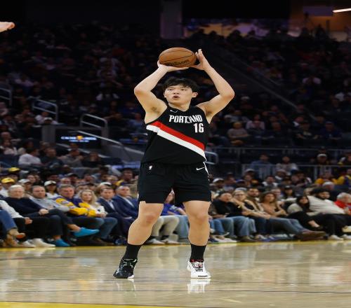 3分0篮板6犯被诟病！如何评价杨瀚森的表现，队记直言不讳