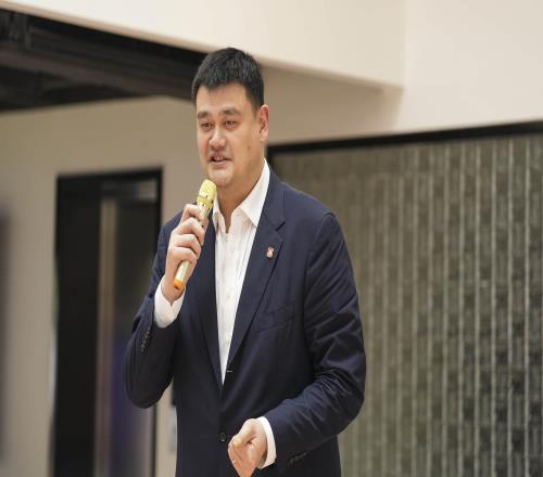 火箭队记：姚明现身休斯顿，会亮相今日火箭主场揭幕战