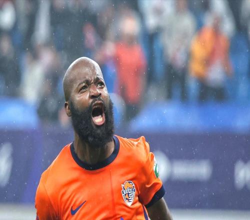 中超第27轮：海港申花双雄险胜，蓉城重回第2，青岛深陷降级区