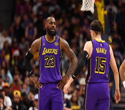 里夫斯：詹姆斯能给队友提升巨大信心！他是历史第一人！