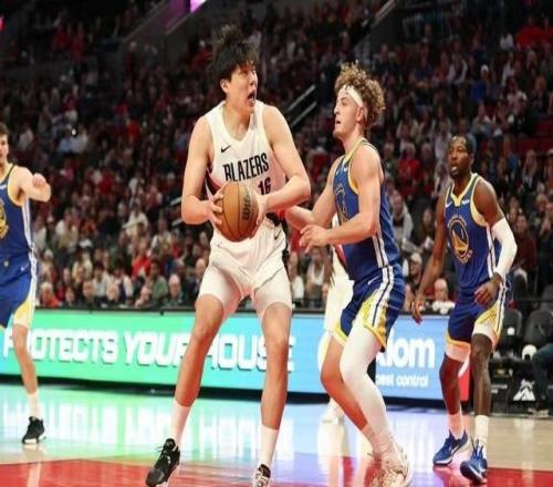 NBA季前赛杨瀚森篮板创新高与主帅单独交流跑位问题