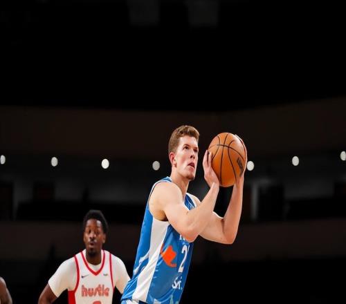 在发展联盟都表现平平，马刺锋线新星想要守住双向合同并不容易