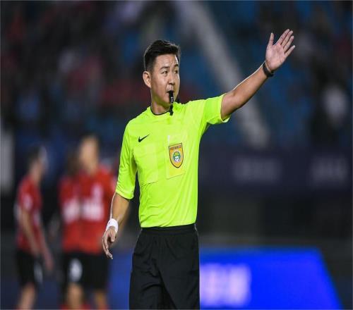 中超裁判！贺凯主哨铜梁龙南狮，牛明辉执法青岛红狮广西生死战