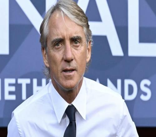 太阳报：曼奇尼近日告知朋友，他可能成为曼联新帅潜在候选人