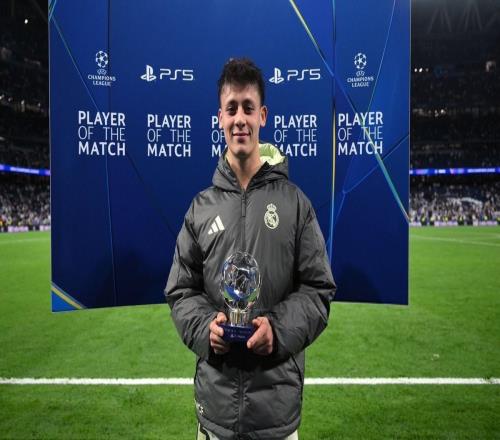 20岁239天，居莱尔是近12年皇马欧冠单场10次反抢最年轻球员