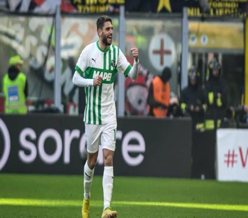 贝拉尔迪丨我曾跟球衣是条纹衫的豪门达成协议