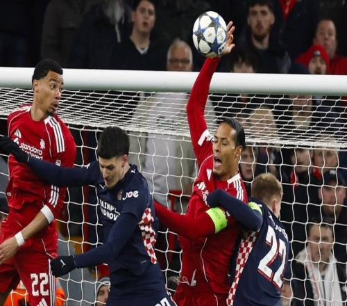 14爆冷！53翻盘！疯狂一夜，利物浦倒下，巴黎逆袭，拜仁落败