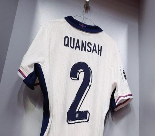 首发出战阿尔巴尼亚，22岁夸安萨英格兰成年队首秀