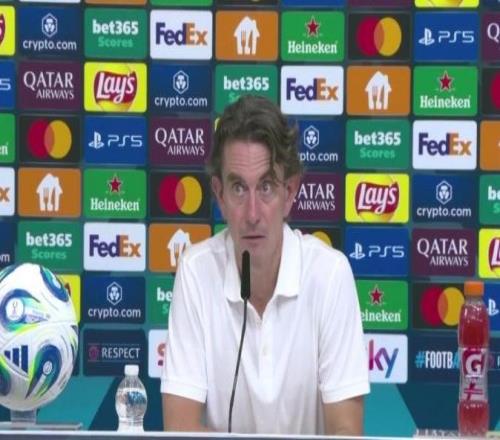 弗兰克：我们有80多分钟都掌控比赛，点球大战就像抛硬币胜负难料