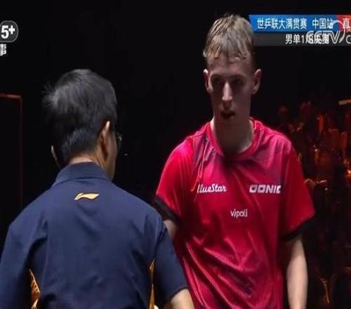 向鹏3-1战胜科顿，晋级中国大满贯男单八强将对阵雨果