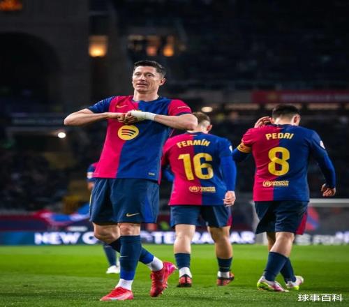 巴萨找到新莱万！17岁小将上演西甲首秀：1米76客串中锋