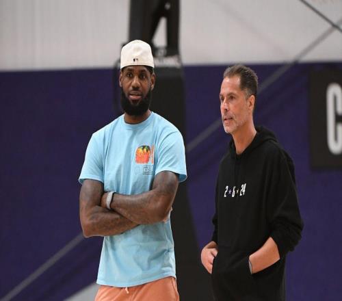 别有深意湖人经理：今年休赛期我们致力于让球队年轻化