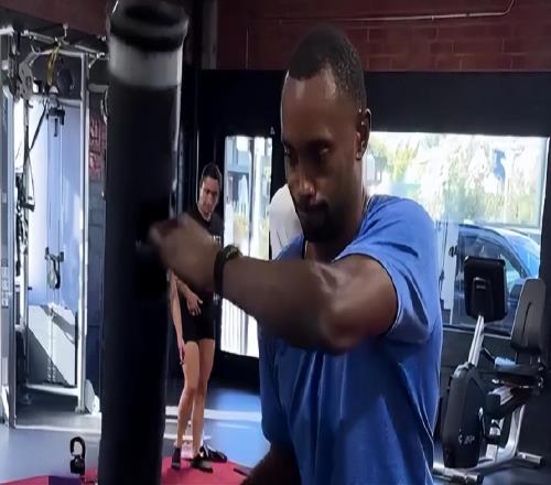 弗格的训练搭子官宣360万美金加盟鹈鹕再见NBA冠军中锋,辽篮咋办