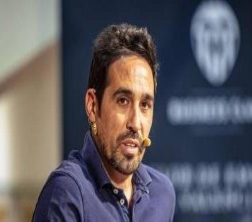 西班牙前国脚维森特：此前伤病影响很大，现在无法长时间站立