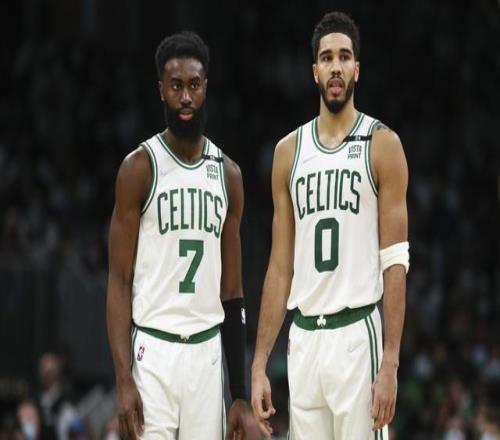 阿里纳斯：杰伦布朗已经是大当家球员，他和塔图姆都能扛起球队