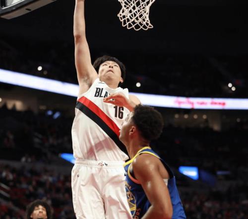 杨瀚森连续两场比赛表现低迷，他依旧无法适应NBA！