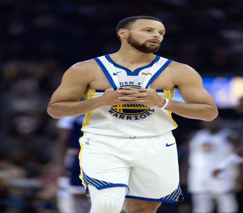 库里成为NBA历史揭幕战得分20+年龄最大的后卫