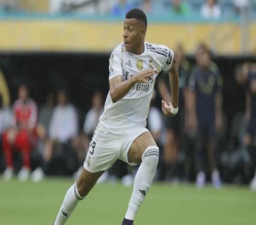 马卡：巴萨防线是西甲最靠前的，姆巴佩已学会破解越位陷阱