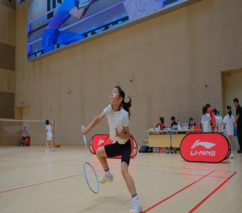 羽动松江 薪火相传！2025年上海城市业余联赛羽毛球分站赛火热开赛 世界冠军亲临助阵