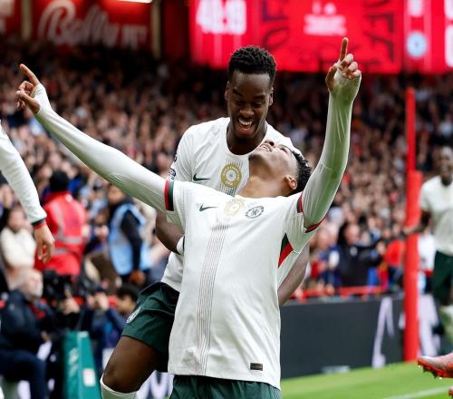 03！英超倒数第4遭重创：老板离席球迷退场主帅要下课