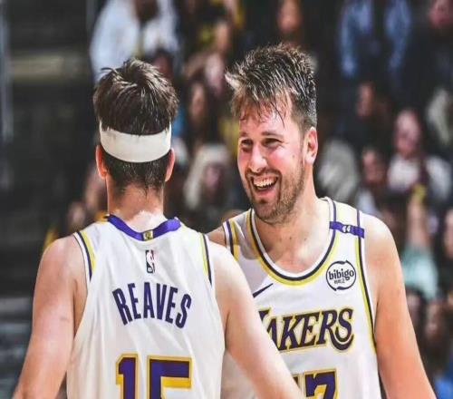 东契奇首秀！合砍50分强的离谱...湖人又捡到宝咯！